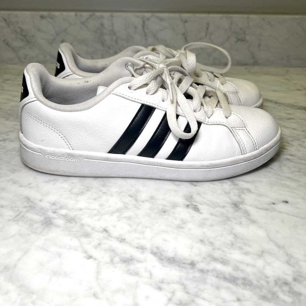 Adidas Cloudfoam unisex sneakers!